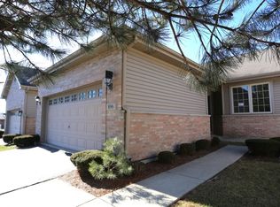 896 Berkshire Pl, Crete, IL 60417