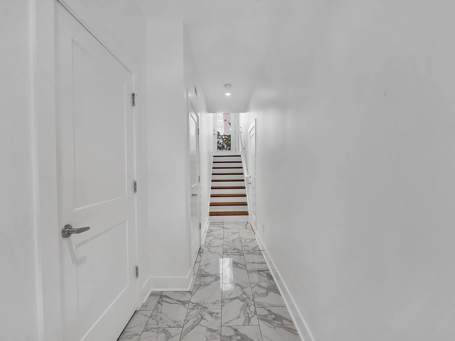 3 bed, 3.5 bath, 1931 sqft, $4,500 — Photo 3
