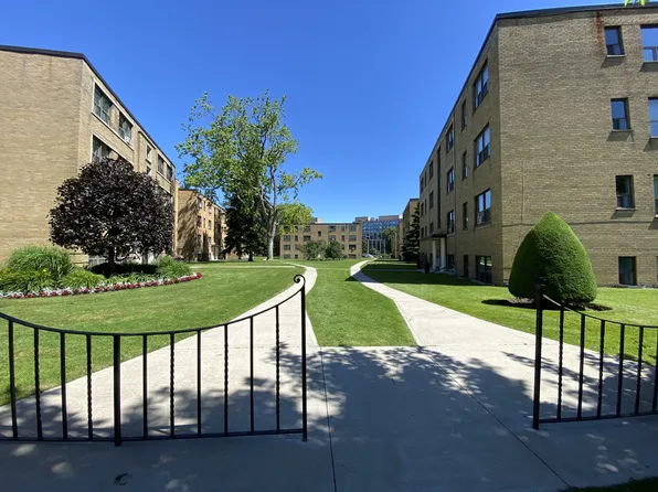 12 Bexhill Ct, Toronto, ON M9A 3A8