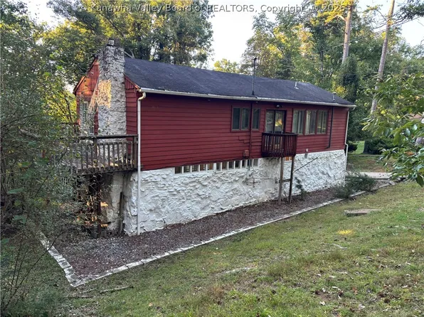 10 Augusta Pl, South Charleston, WV 25309