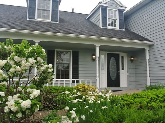 3rd image of 33 Muirfield Ct