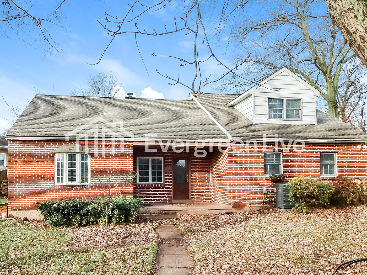 4 bed, 2.5 bath, 1601 sqft, $2,045 — Photo 1