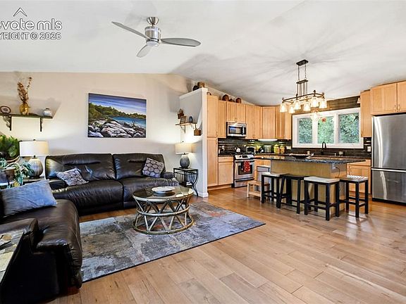 2nd image of 4 Stover Ln