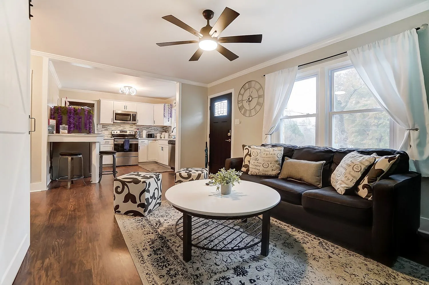 2 bed, 1.0 bath, 756 sqft, $2,500 — Photo 3