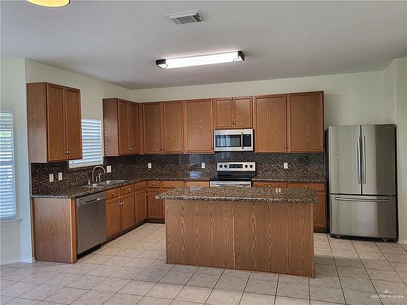 5th image of 3813 Monette St