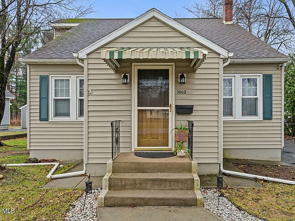 3rd image of 1002 Fort Hunter Road