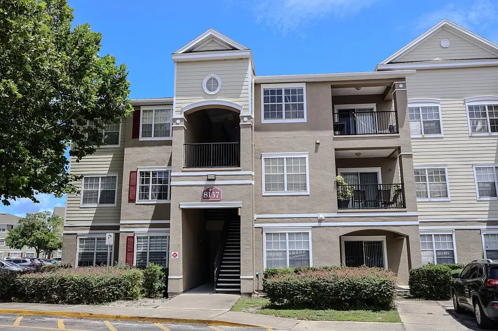 8137 Claire Ann Dr — Photo 1