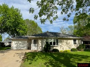 1203 S Galbraith St, Blue Earth, MN 56013