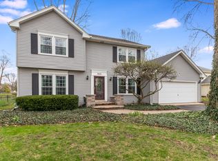 920 Manchester St, Naperville, IL 60563