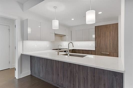 3rd image of 9 Avenue At Port Imperial #619
