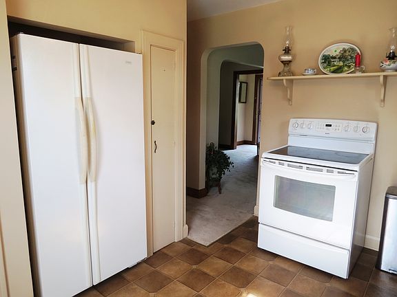 4th image of 217 Fuller Dr NE