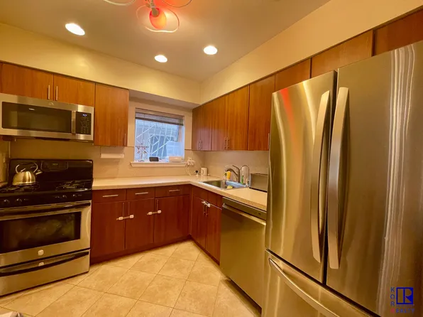 3105 Emmons Avenue image 21 of 31