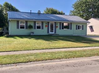 1204 Honeysuckle Ln, Bluffton, IN 46714