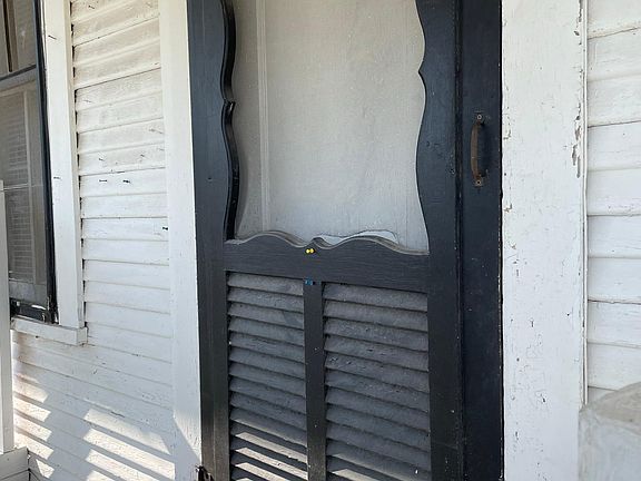 3rd image of 605 N Cleveland St #4