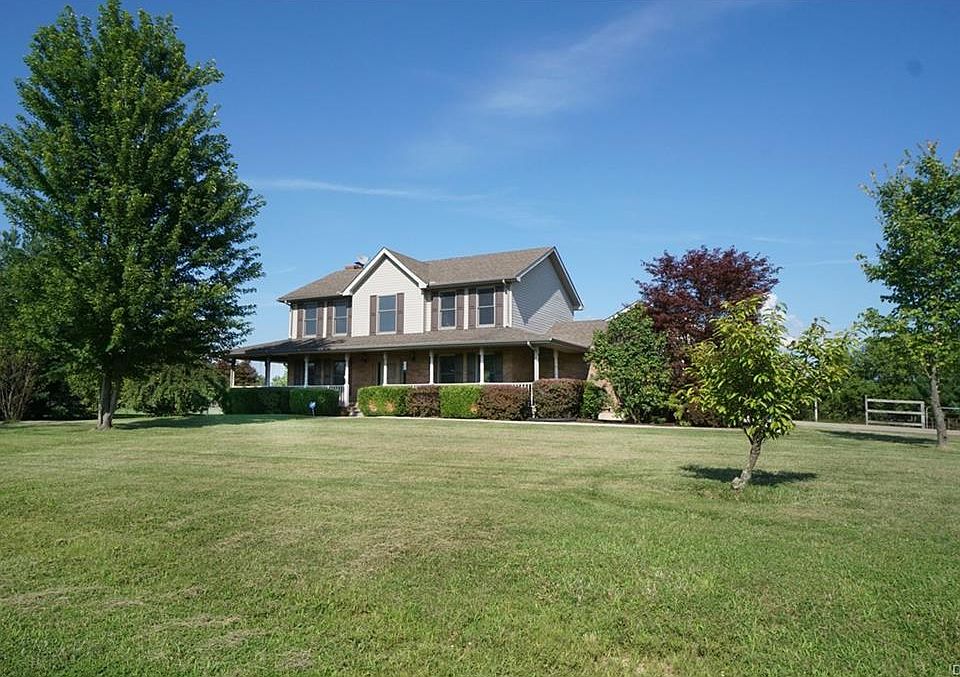 1st image of 2580 Twin Oaks Dr