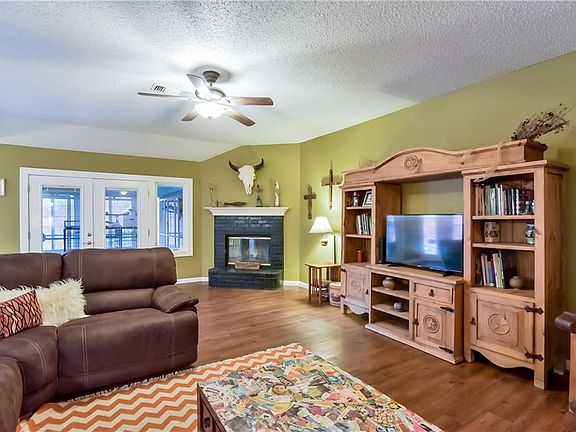 3rd image of 4505 Westbriar Ln