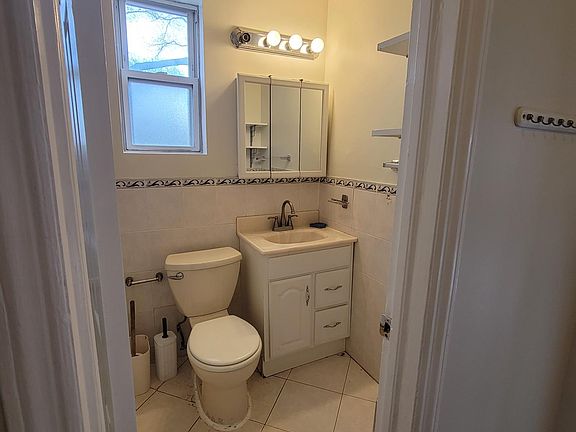 4th image of 42-96 Saull St #2