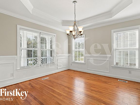 4th image of 85 Great Oak Dr