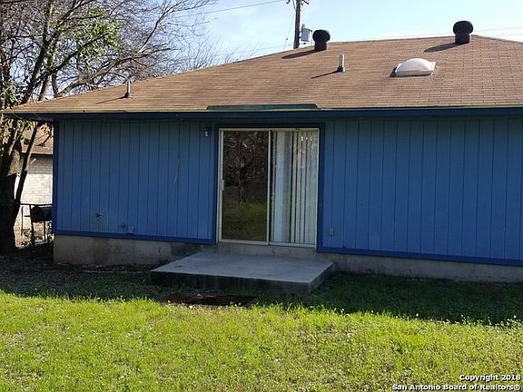 3rd image of 4939 Hemphill Dr