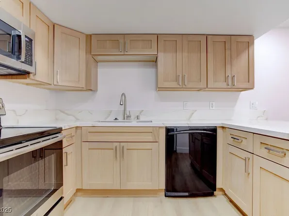 3455 Erva St APT 222, Las Vegas, NV 89117