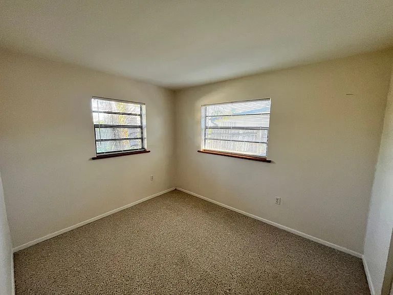 2244 Shelby Dr — Photo 2