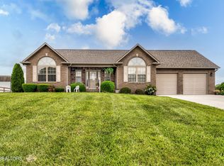 209 Austin Ln, Jacksboro, TN 37757