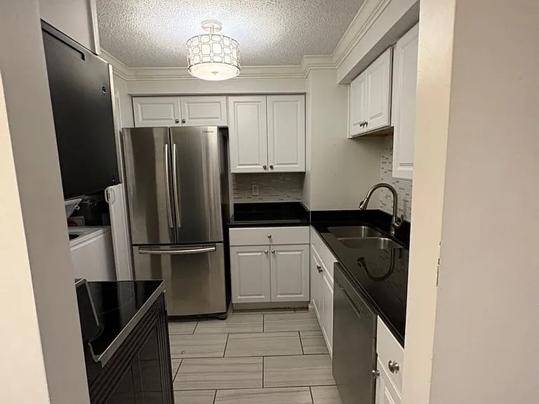2325 Elliston Pl — Photo 1