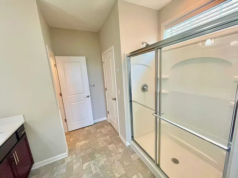 8018 Forestview Ln N — Photo 11