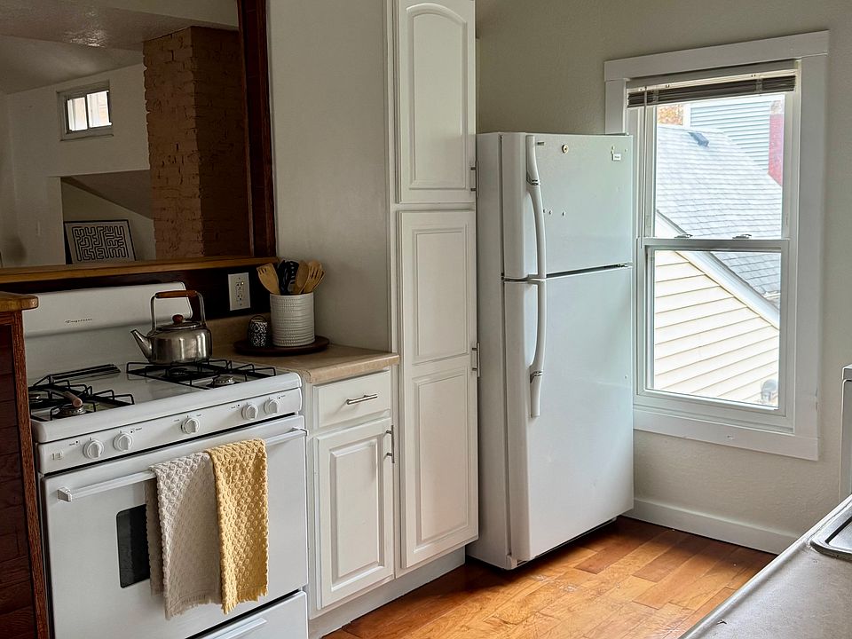 1st image of 1834 W 47th St #Up