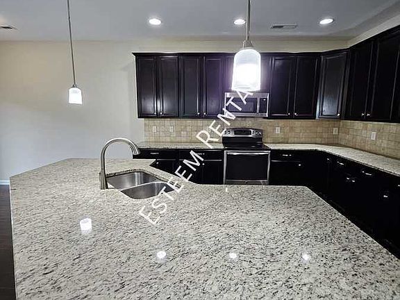 5th image of 110 Fargale Ln