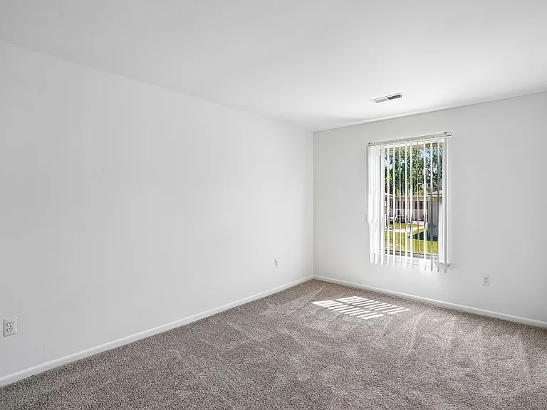 Kimberly Club Apartments — Photo 87