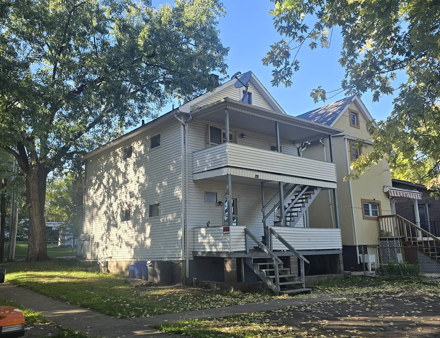 926 Mount Vernon Ave — Photo 1