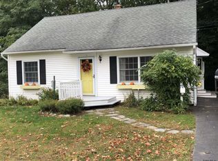 5 Mann Dr, Castleton, NY 12033