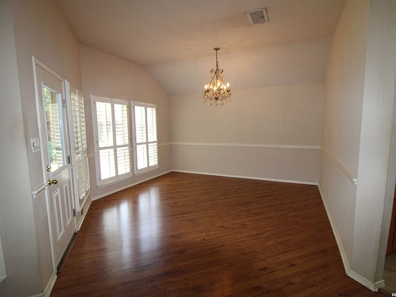 5th image of 220 Cordero