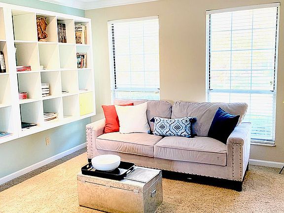  Living room with built ins
