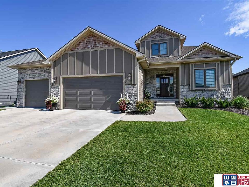 1st image of 2956 Valley Stream Dr