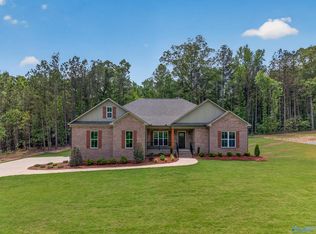 103 Meadow Creek Rd, Glencoe, AL 35905