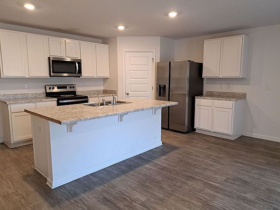 3rd image of 4012 Millicent Ln