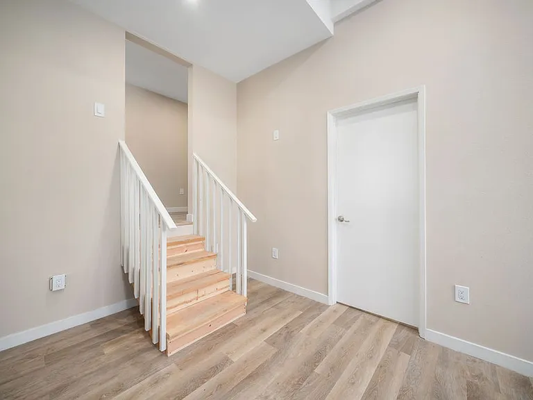 5353 Olmeda Ave — Photo 11