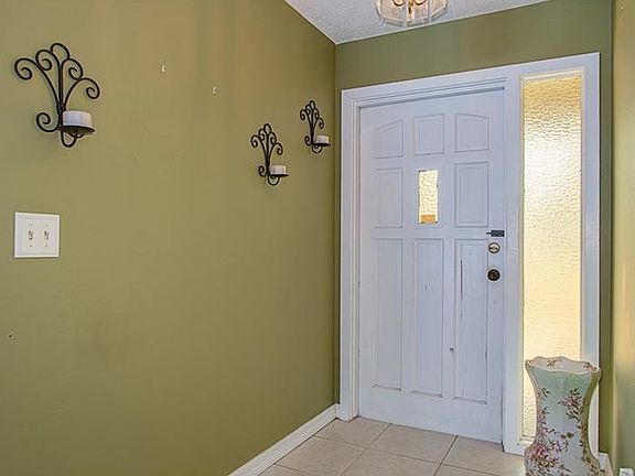 4th image of 2329 Moore Haven Dr E