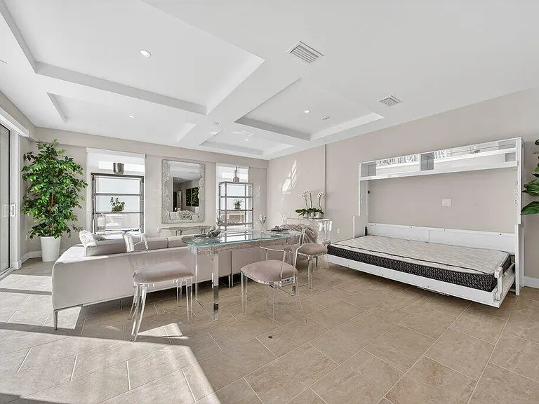 41 SW Seminole St #209 — Photo 5