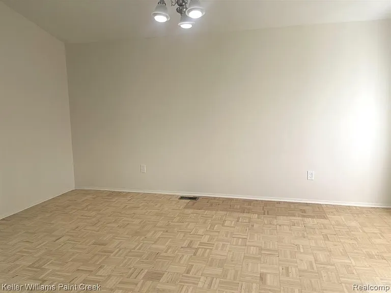15570 Mount Vernon St — Photo 5