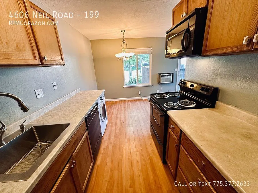 Newly renovated 1 bed 1 bath apt (new LVP and paint) New washer/dryer combo! — Photo 1
