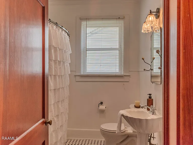 603 Dodson St — Photo 10