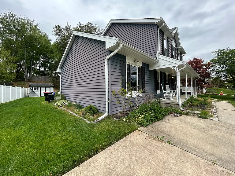 215 Hitching Post Dr — Photo 3