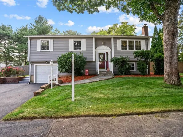9 Lawnwood Rd, Coventry, RI 02816