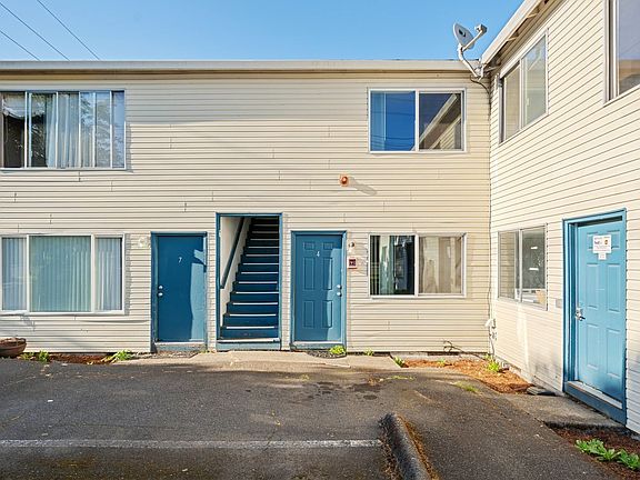 4th image of 9512-9524 N Oswego Ave #4