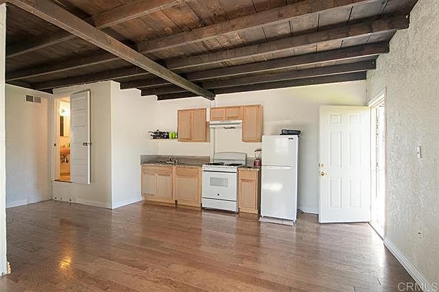 2nd image of 630 Fern St #2