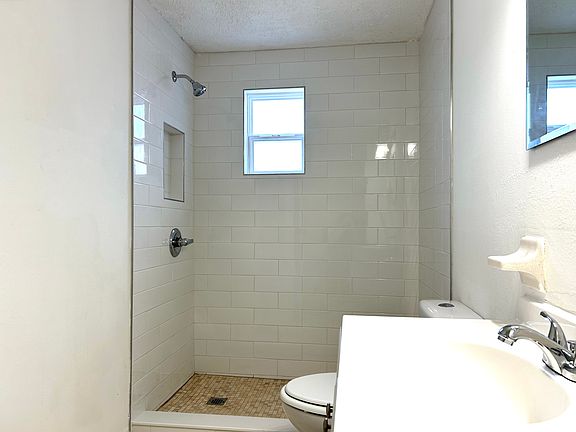 4th image of 4450 44th Ave N #1A