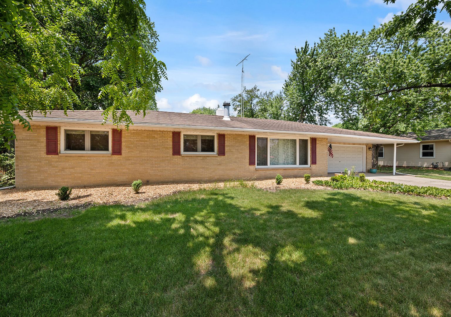 627 N Annie Glidden Rd, Dekalb, IL 60115 Zillow